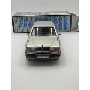 Cursor 1084‎ Mercedes Benz 200-300 E Class Silver New In Box